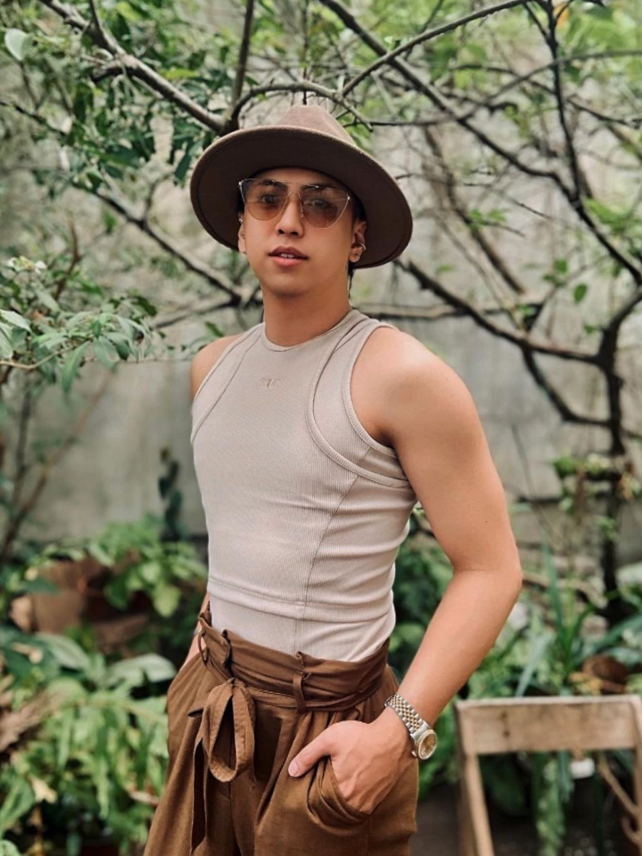 COOL BEIGE HARU CROP TOP